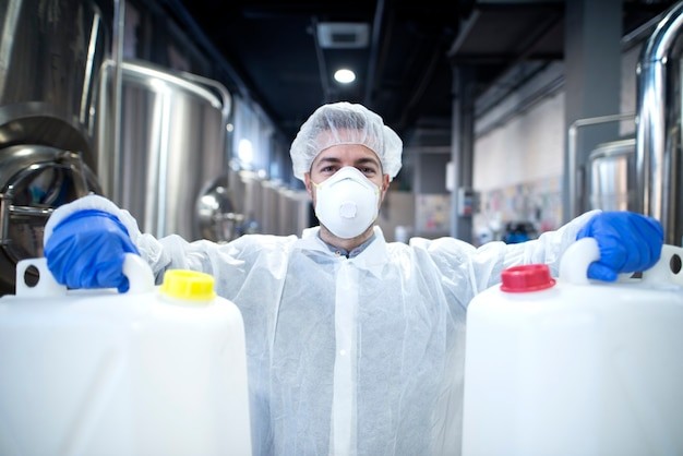 chemicals used in food industry for cleaning